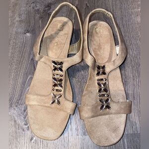 Anne Klein IFlex women's sz 8.5M bedazzled comfy shoes with small heel.